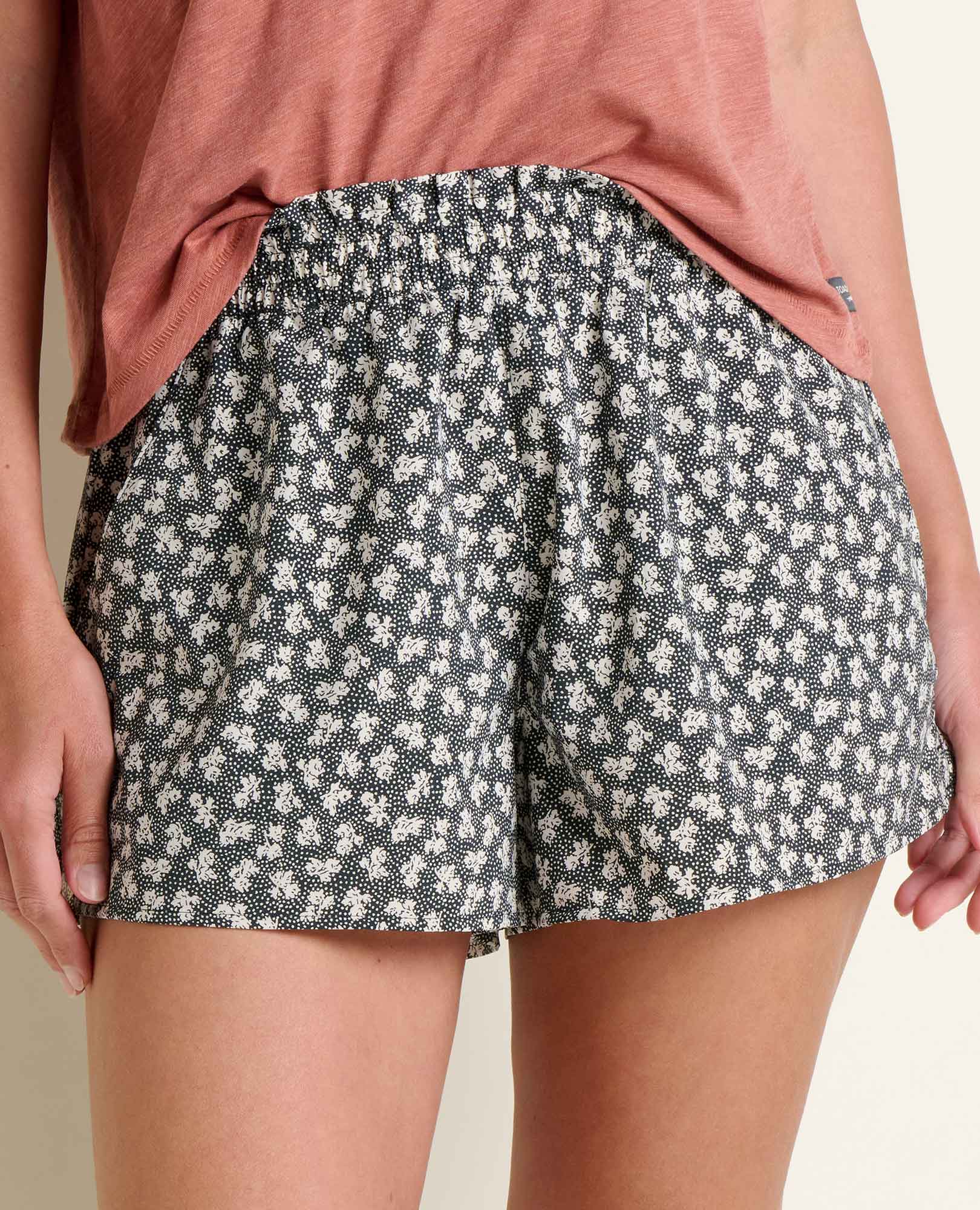 Pull-On Short - Black and Salt Print